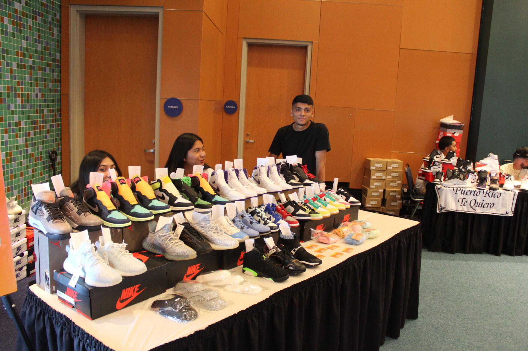 Jus Nice Sneaker Convention in Wildwood5399.JPG